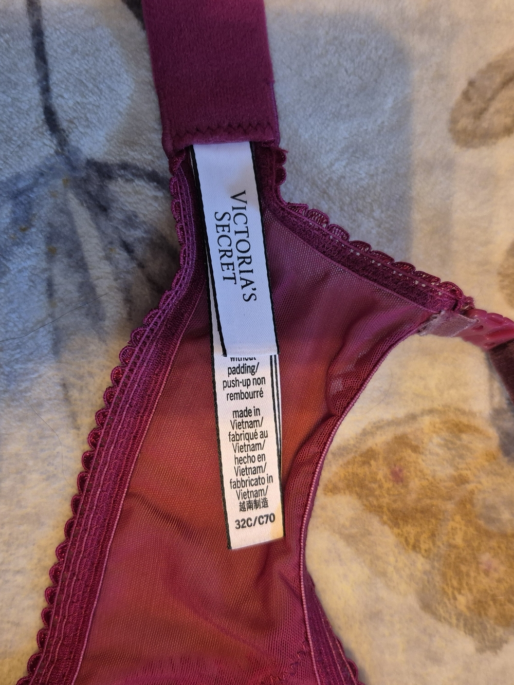 Victoria's Secret Burgundy Lace Underwire Bra - Picture 4 of 5